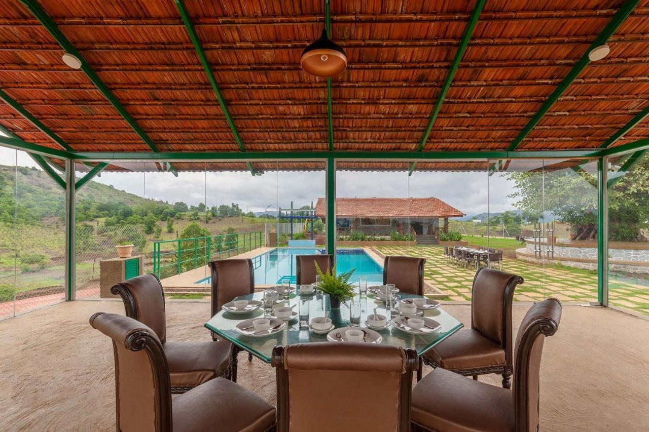 Stayvista'S Ficus Farms - Mountain-View Haven With Rustic Artsy Interiors, Outdoor Pool, Glasshouse, Home Theatre & Karaoke Delight Igatpuri Exteriör bild