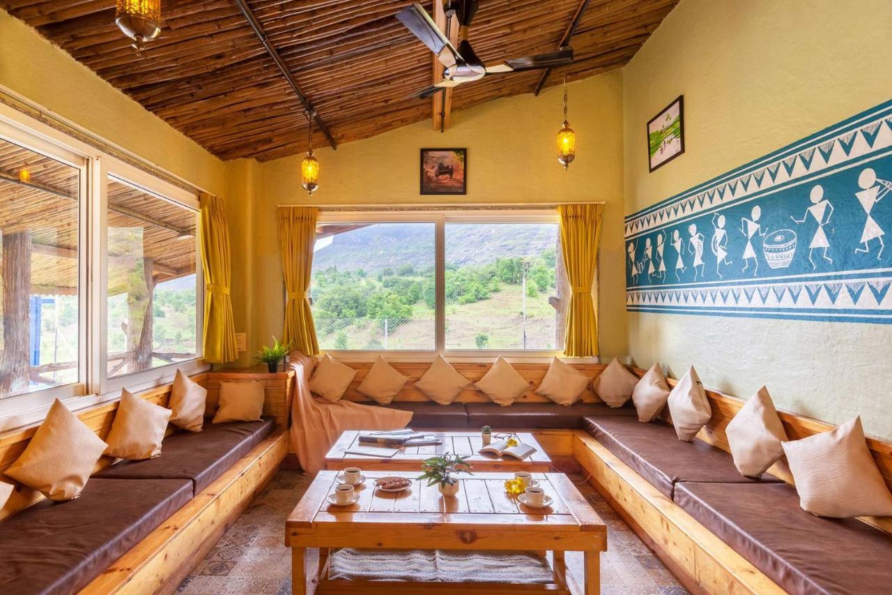 Stayvista'S Ficus Farms - Mountain-View Haven With Rustic Artsy Interiors, Outdoor Pool, Glasshouse, Home Theatre & Karaoke Delight Igatpuri Exteriör bild